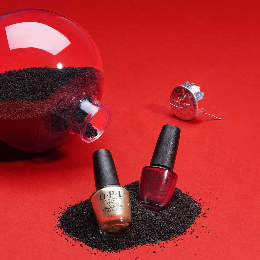 OPI NAIL LACQUER SENDING YOUR HOLIDAY HUGS LOVE OPI, 15 ML